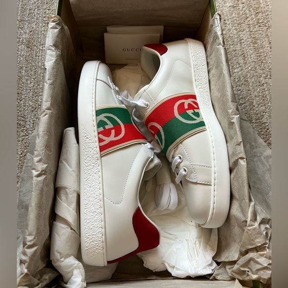 Gucci Sneakers - Picture 2 of 8